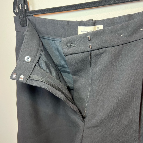 Abercrombie & Fitch Women's Ultra High Rise Curve Love Tailored Shorts Black 32 - Picture 6 of 14